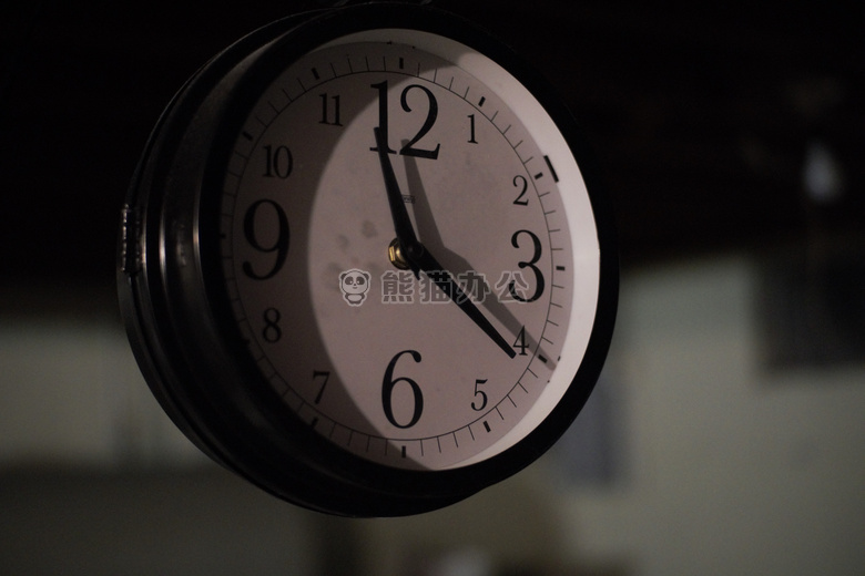 11:21 时钟 黑暗的