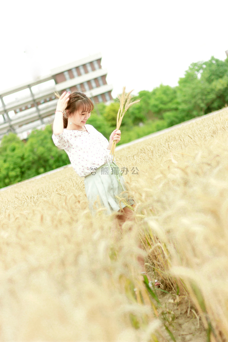 空气 发巨响 美女