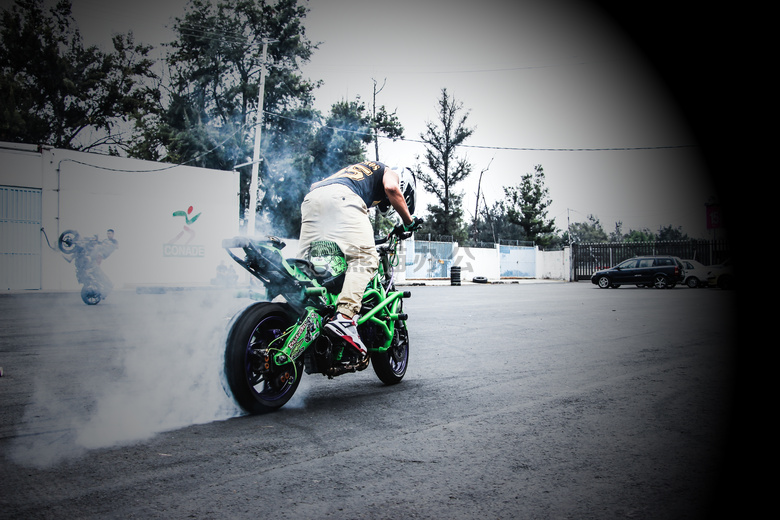 自行车 川崎 摩托车