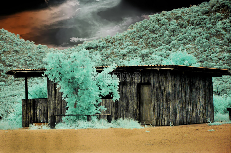 小屋 红外线的 摄影