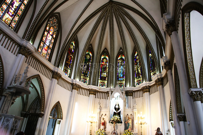 拱形 窗户 大教堂