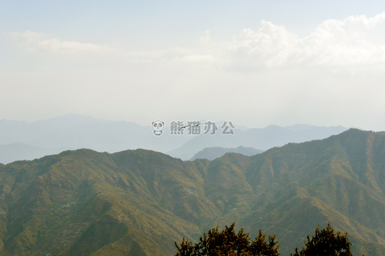 鹰 山