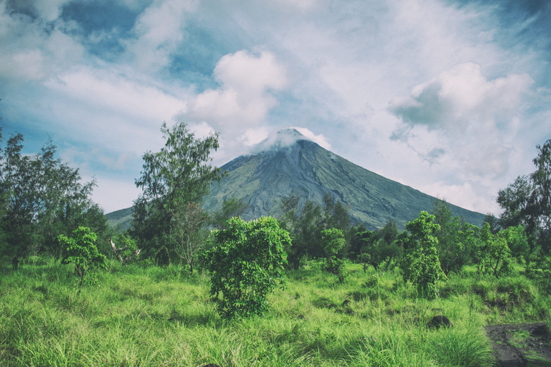 Albay 云 日光 