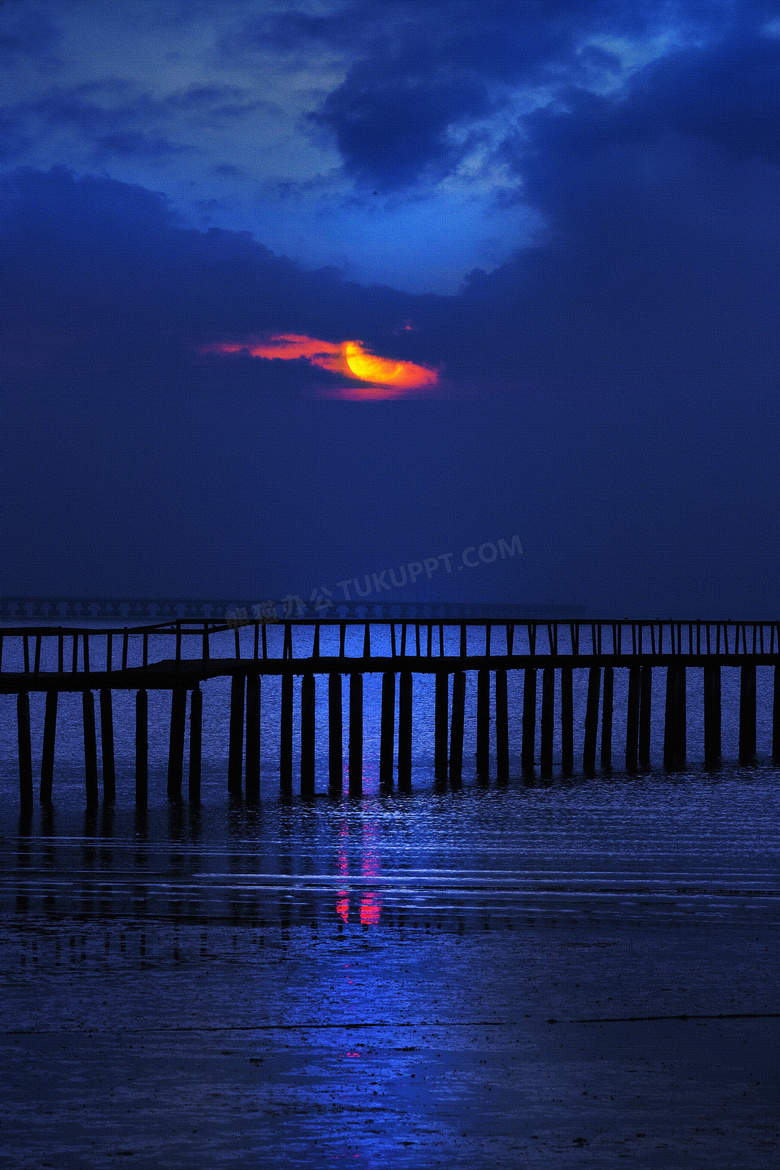 海滩 云 多云的 