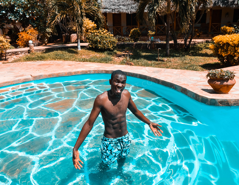 挖出来的 水塘 乐趣 