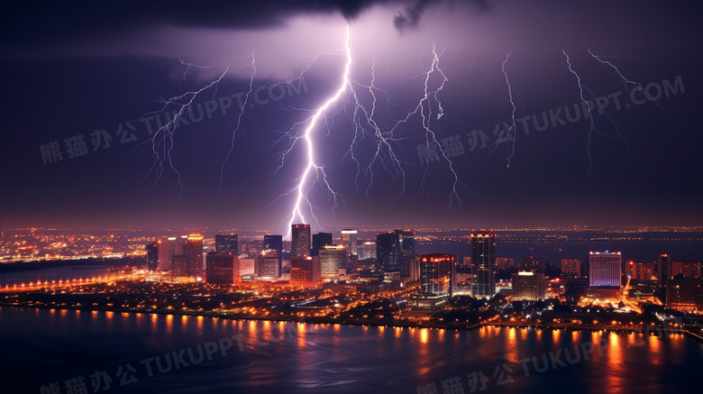 夜幕城市暴雨前的黑云与闪电