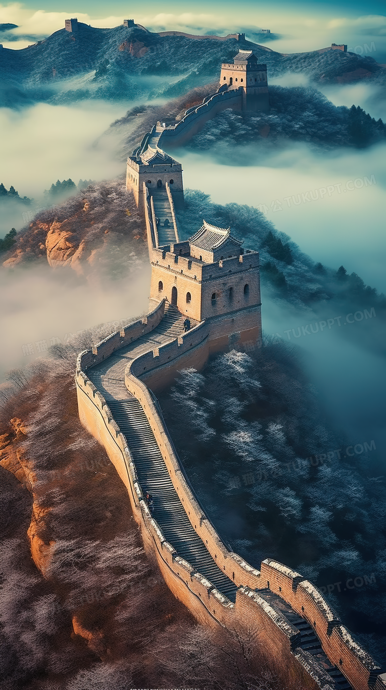 云雾环绕的中国万里长城摄影图