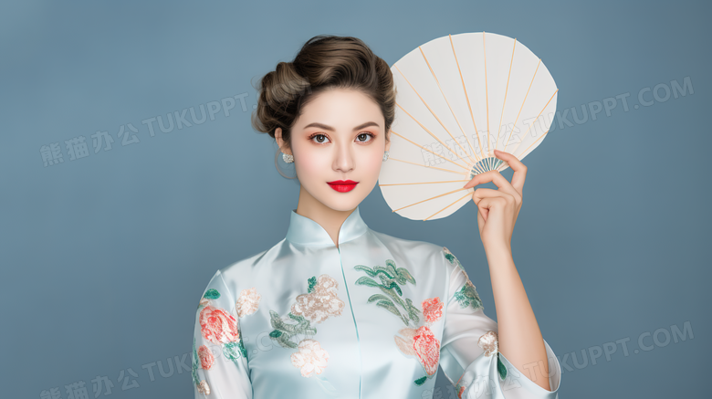 身穿中式礼服的混血美女模特特写图片