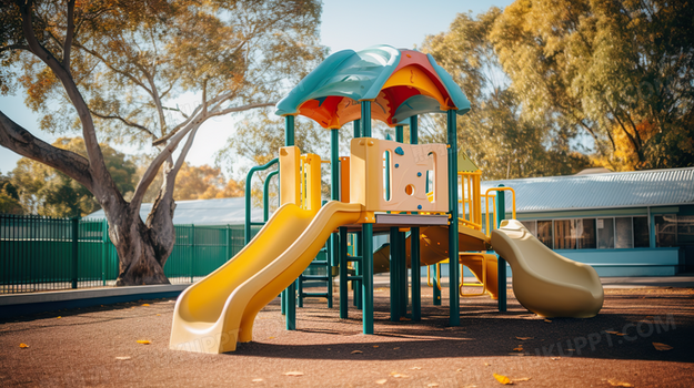 幼儿园户外操场滑梯娱乐设施场景摄影图