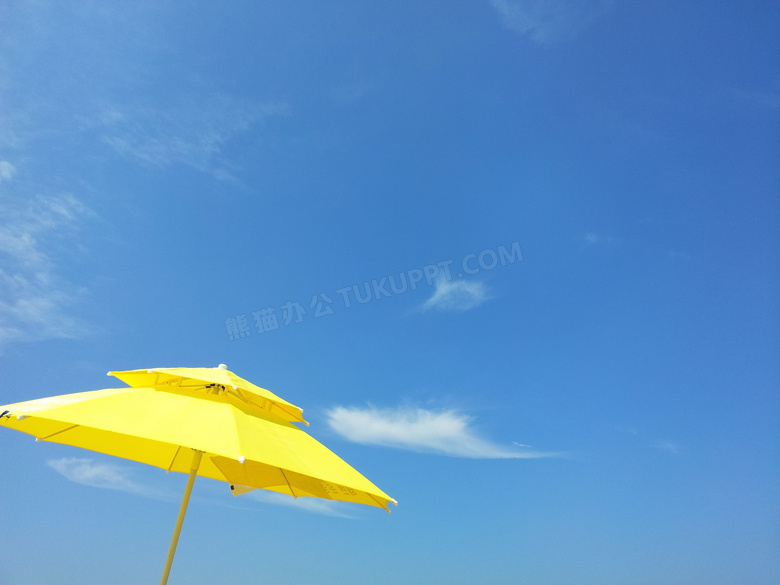 遮阳伞与天空图片