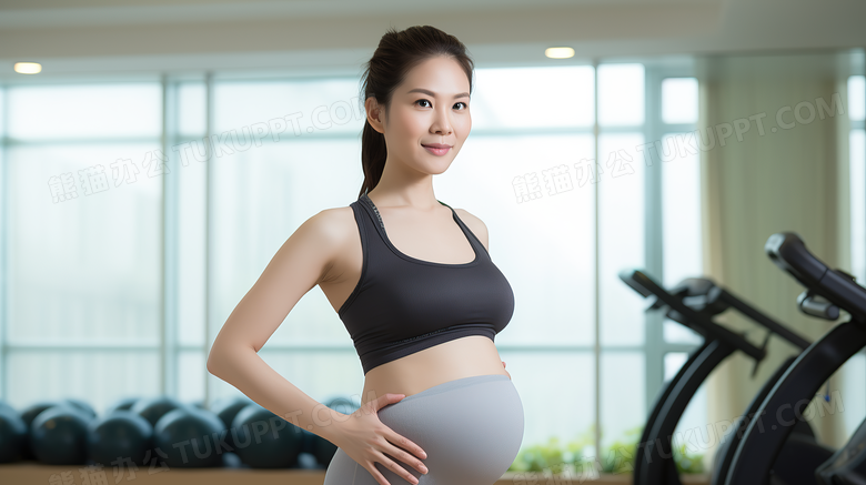 孕妇在健身房写真摄影图