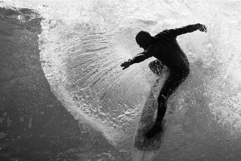 海上滑板冲浪图片