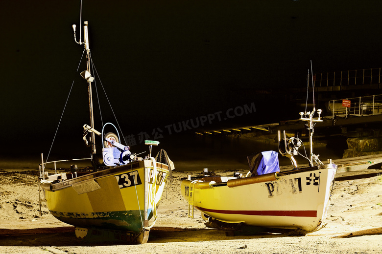 沙滩海岸渔船图片