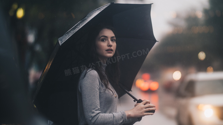 雨天美女撐傘唯美圖片