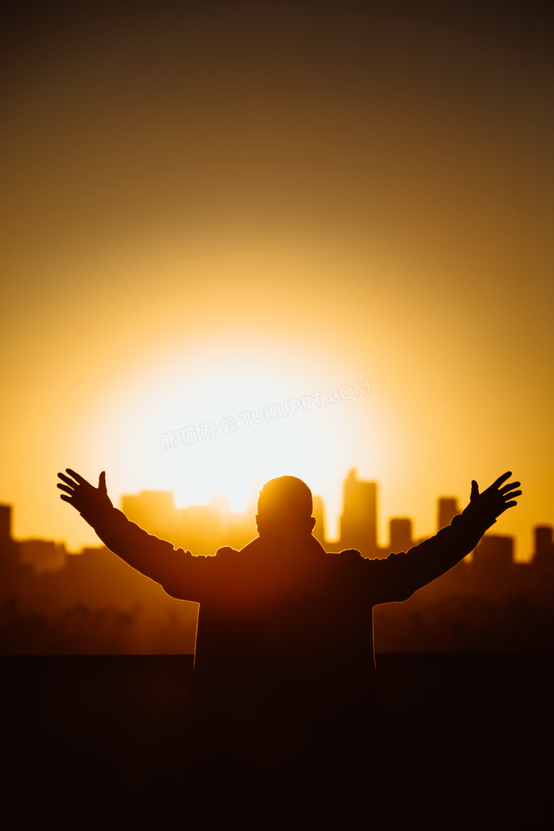 黄昏人物半剪影图片