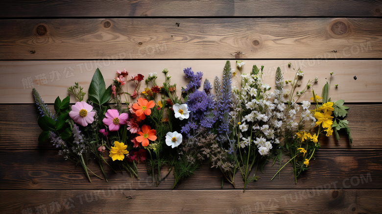 木板上的彩色鲜花图片