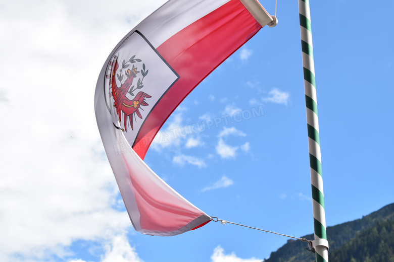 旗杆上奥地利国旗图片