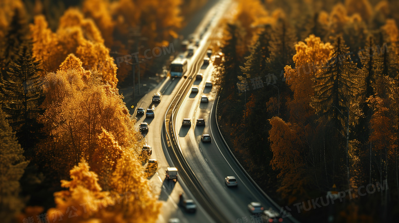 阳光照洒的车流大的高速公路图片