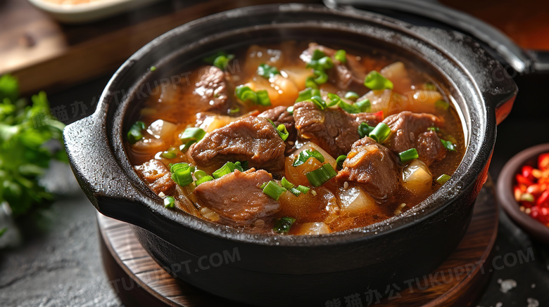传统砂锅牛肉土豆美食图片