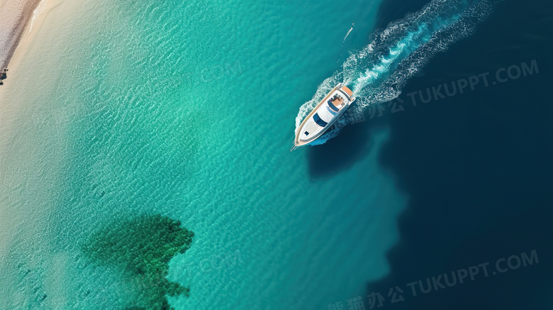 蓝色海洋上行驶的游艇俯视图片