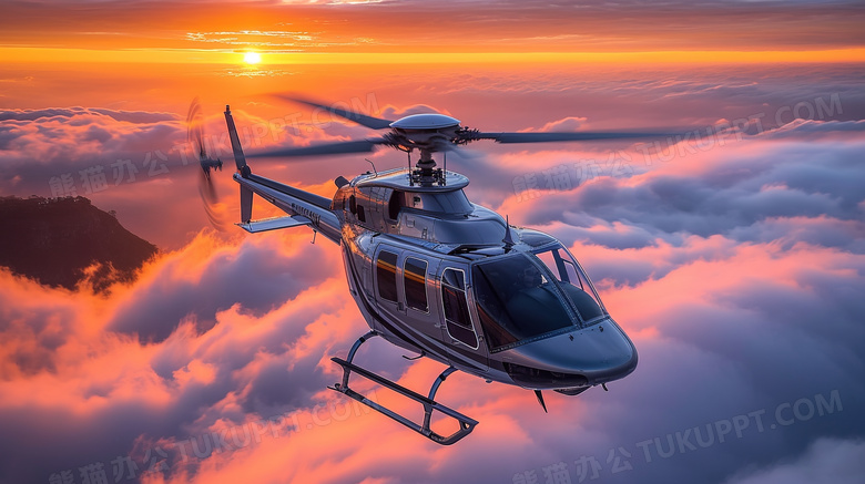 黄昏云层上飞行的直升机图片