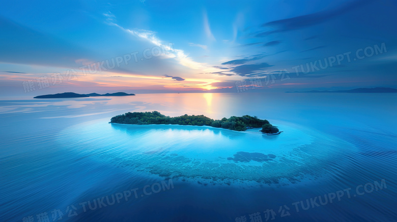唯美蓝色海洋中的小岛图片