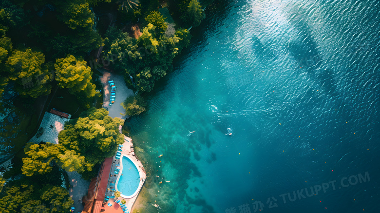 夏天旅游度假区俯拍海边游玩高清图片