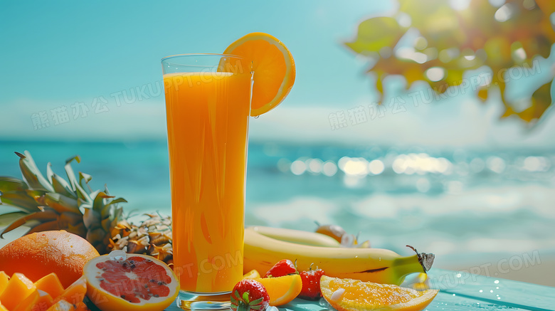 海滩沙滩上的水果做的果汁清新高清图片