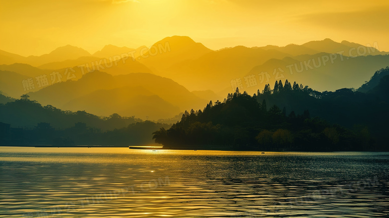 大自然远山湖面风景图片