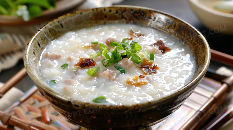 传统美食皮蛋瘦肉粥图片