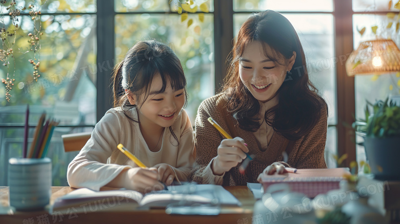 家教女老师给学生辅导功课图片