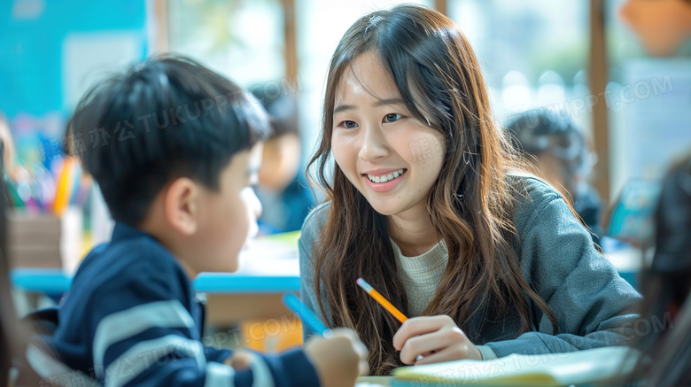 家教女老师给学生辅导功课图片