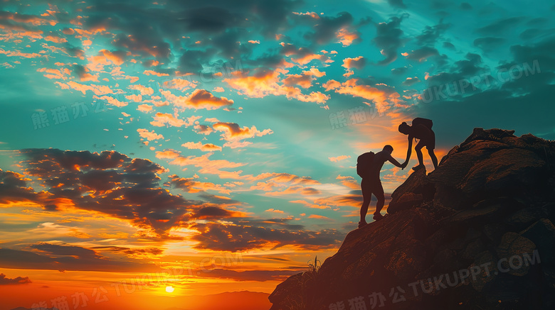 落日晚霞登山运动的两个青年人图片