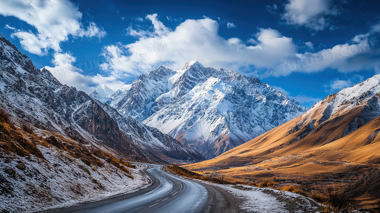 自然风景雪山与公路图片