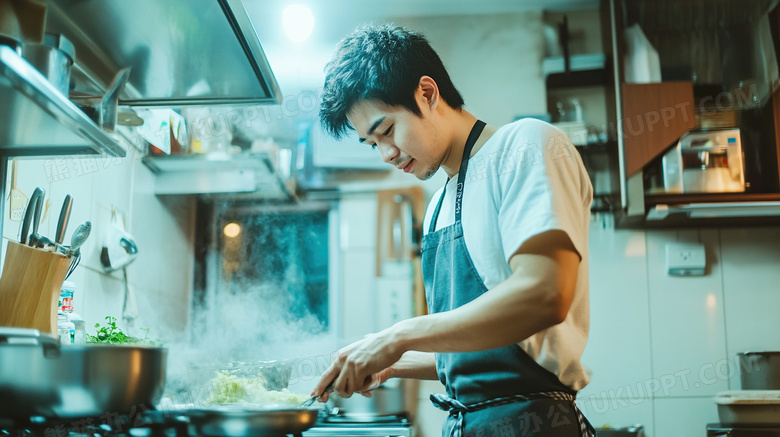 居家生活男人在家做饭图片