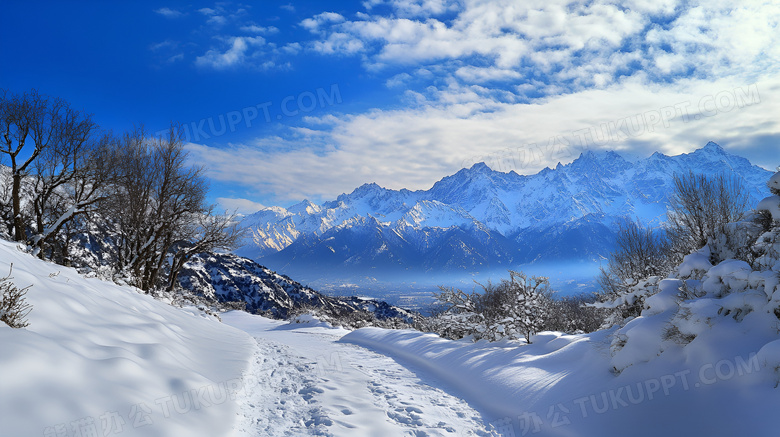 冬天的雪山风景图片