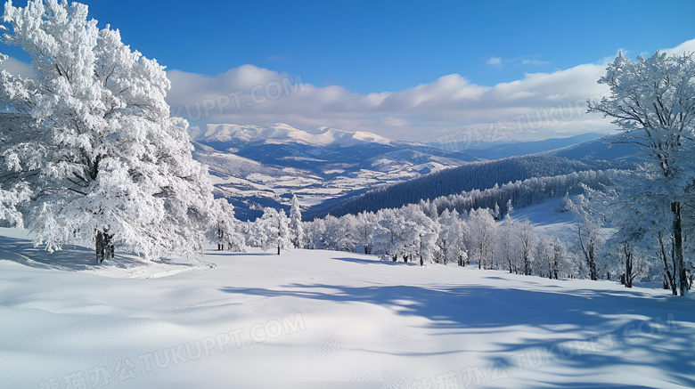 冬天的雪山风景图片