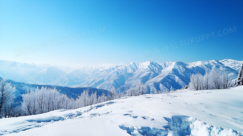 冬天的雪山风景图片