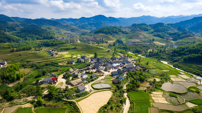 乡村梯田场景图片