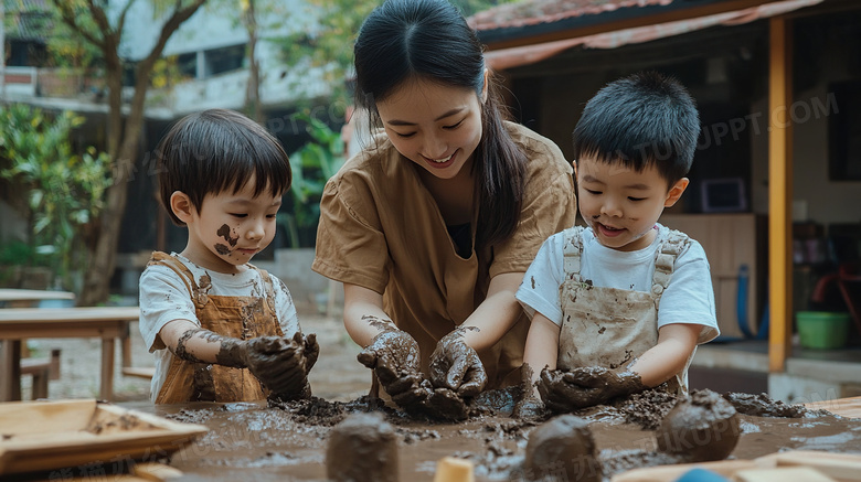 妈妈带孩子们玩泥巴图片