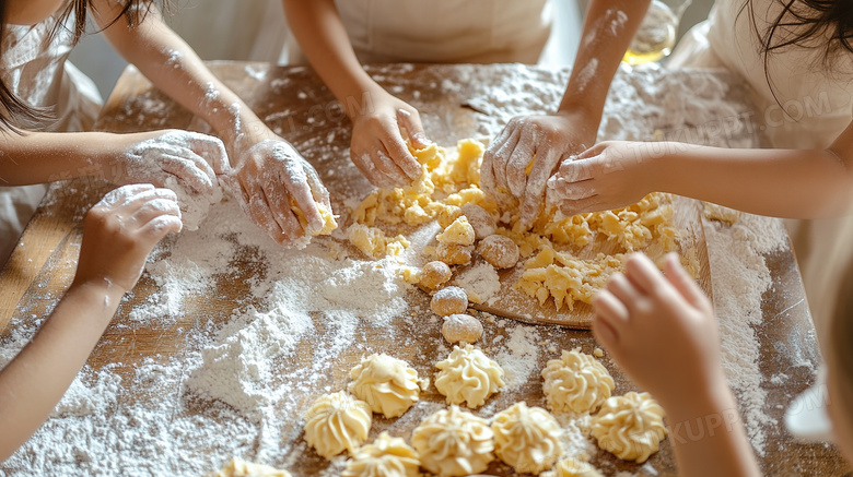 烹饪班兴趣班制作糕点的手图片