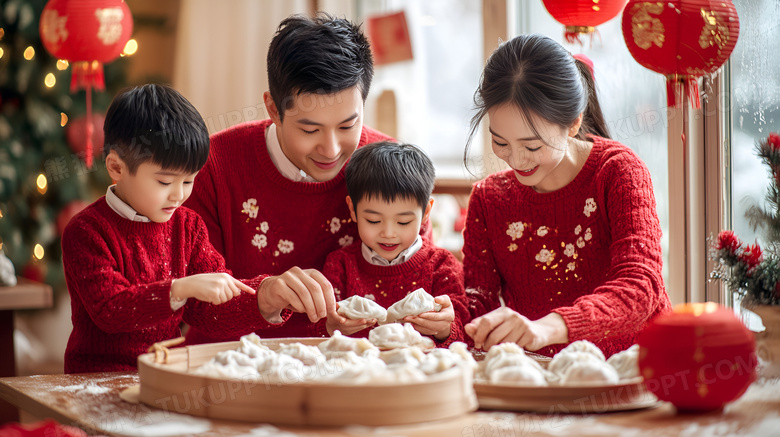 新年一家人包饺子图片