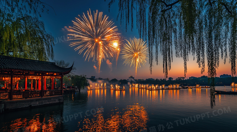 喜庆彩色烟花与古建筑图片