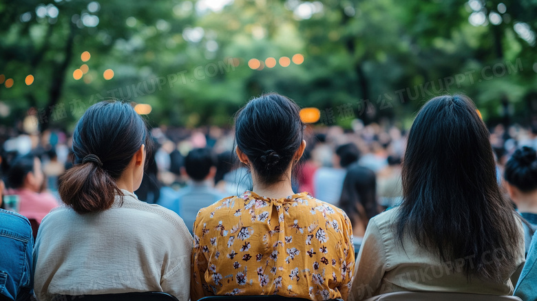 看台观众人物背影图片