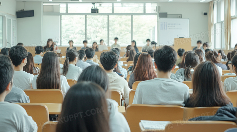 大学教室学生正在听讲座背影图片