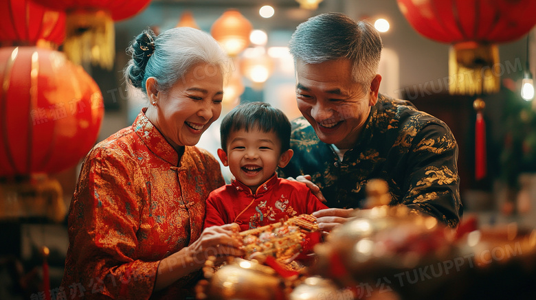 春节新年孩子和老人长辈合影图片