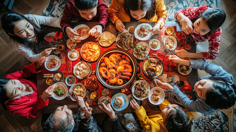 春节过年全家人吃年夜饭团圆饭图片