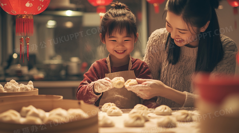 春节新年家人包饺子图片