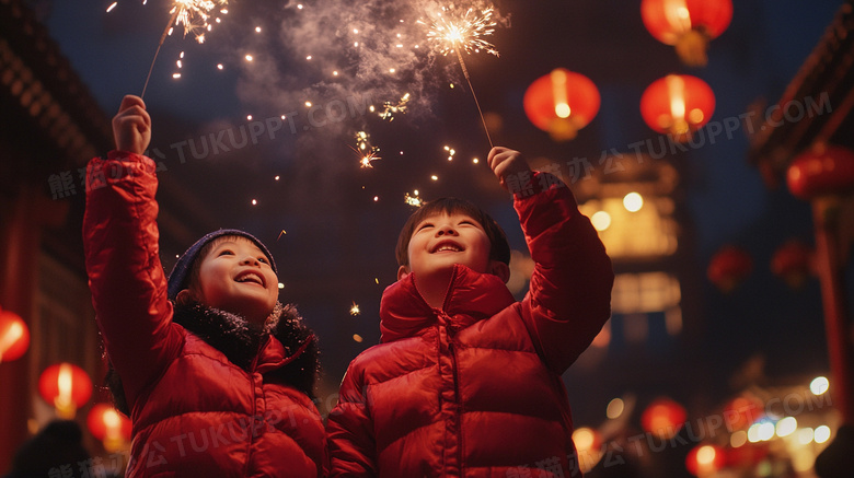 新年春节小孩在放烟花图片