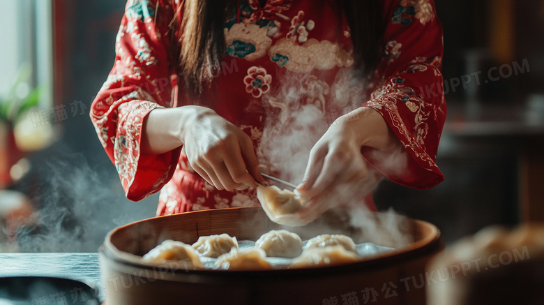 春节过年正在包饺子图片